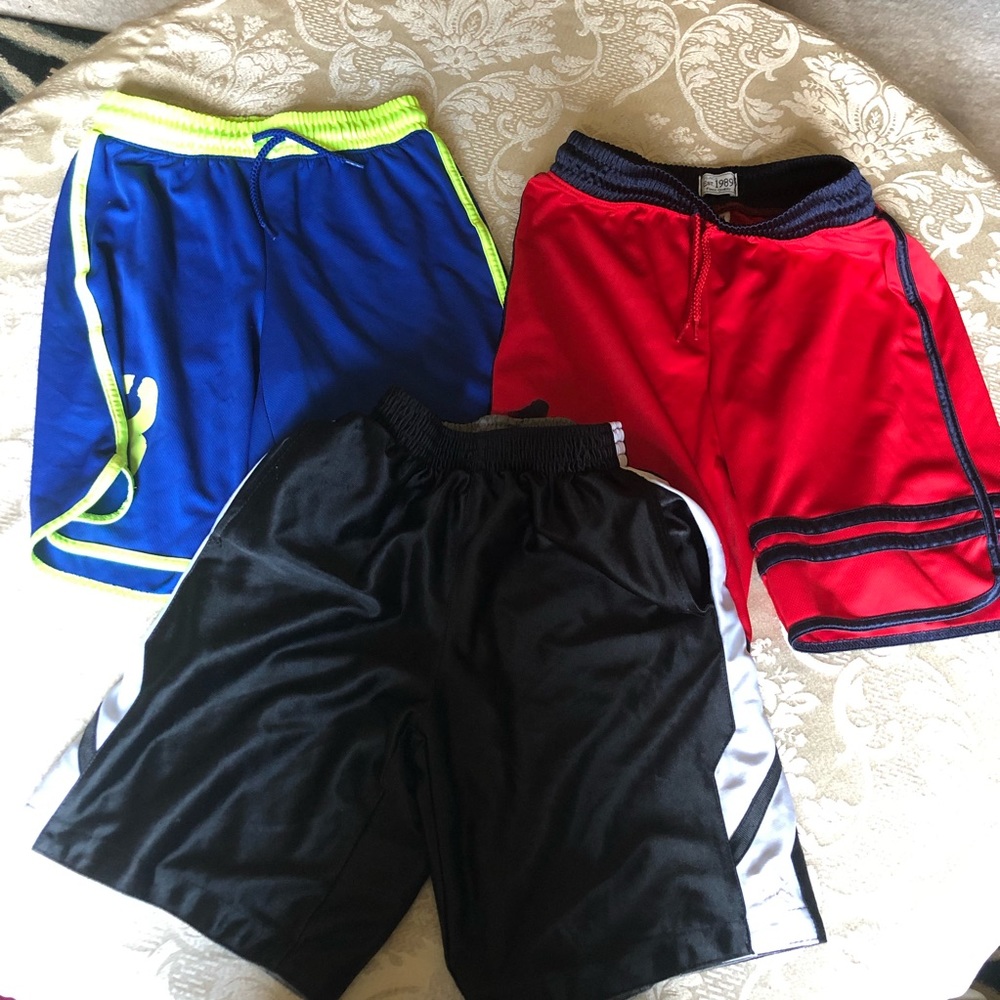 Pace lot all three boys shorts sz 7/8